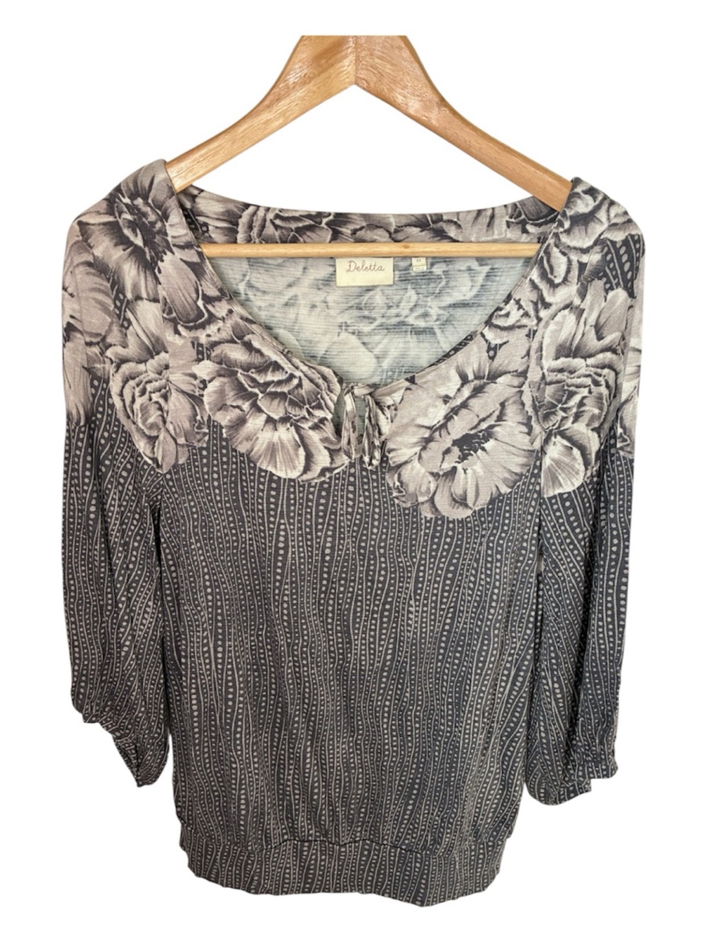 Anthropologie Deletta Top Womens XS Gray Floral Yoke Pullover Blouse LIKE NEW